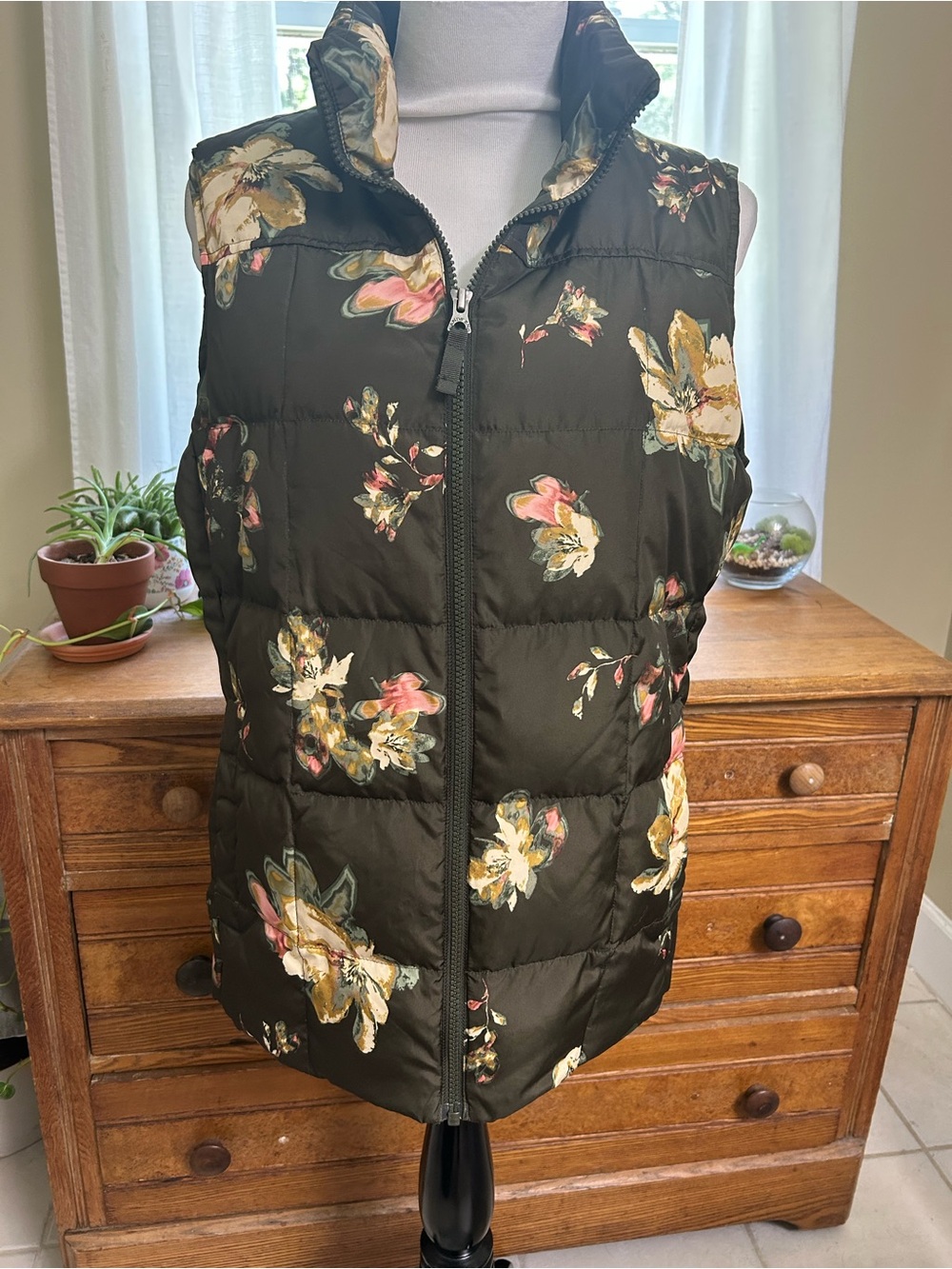 Lands' End Olive Green Quilted Vest with Floral Print Size Medium